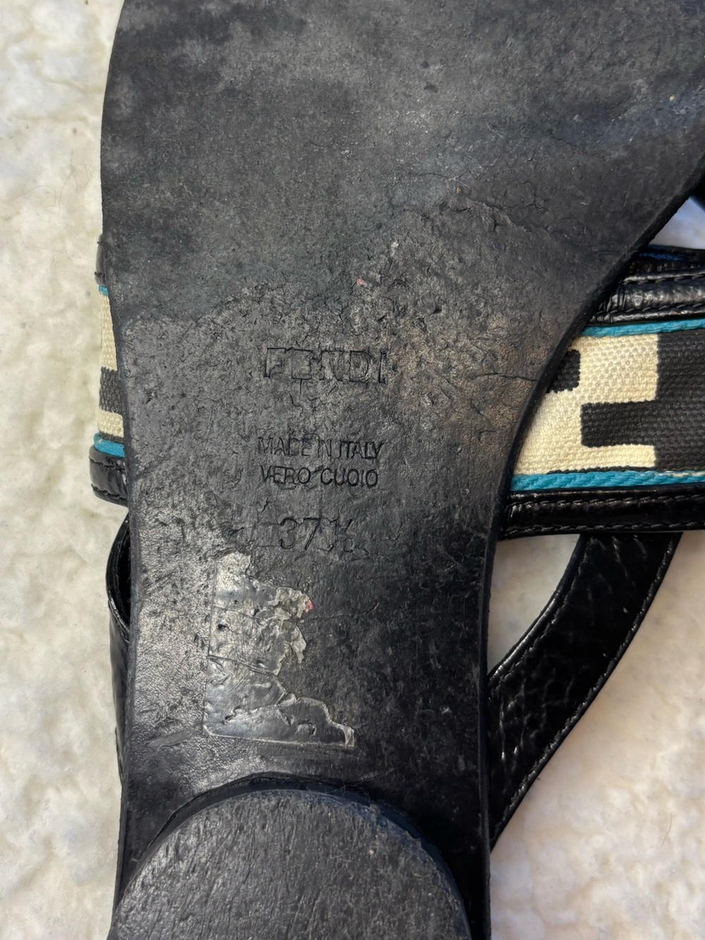Fendi Women Black Zucca Leather FF Logo Canvas Thong Sandals - Picture 11 of 12